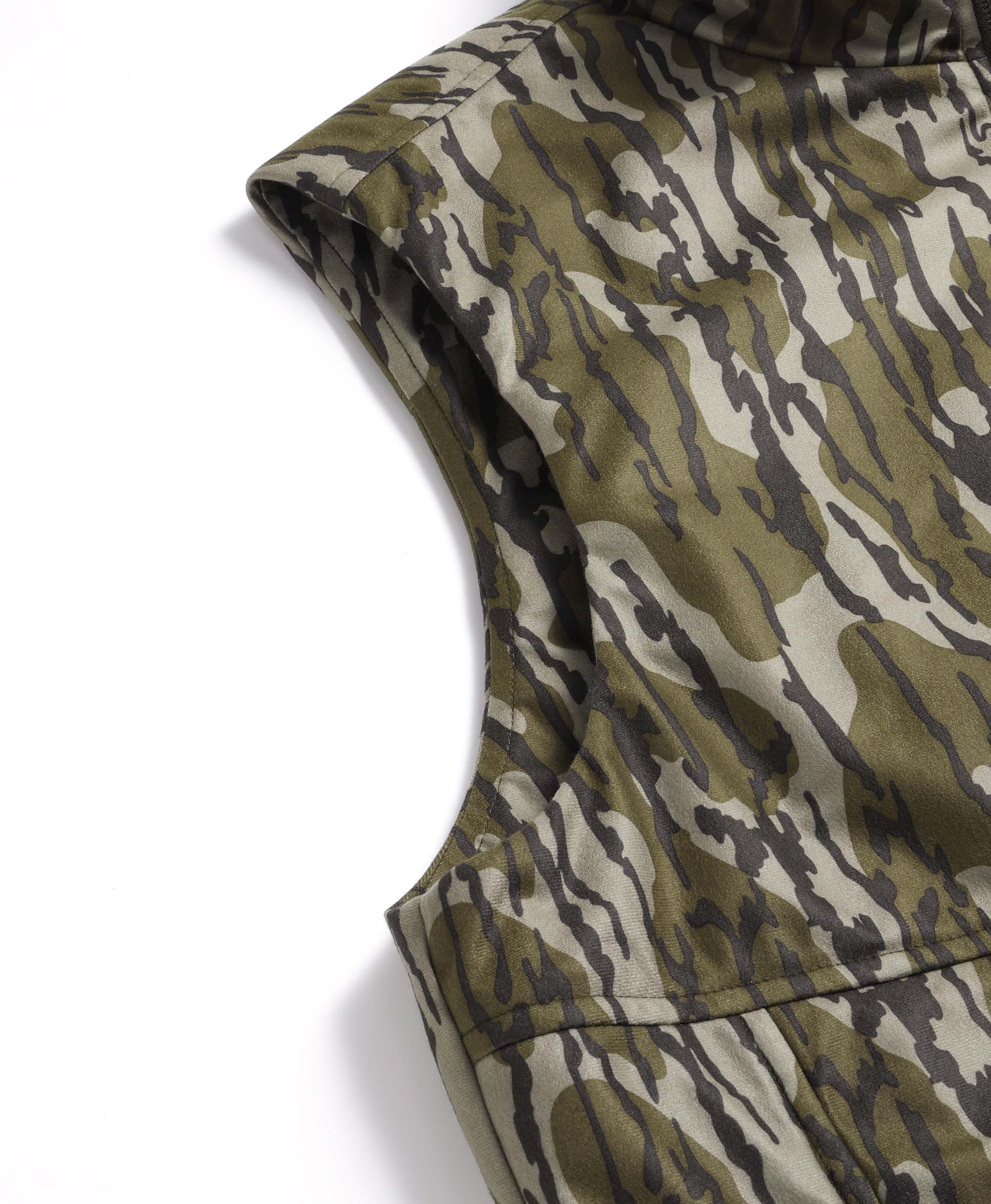 Men's Heated Hunting Vest - Mossy Oak® Bottomland Pattern (Apparel Only) - Image 8